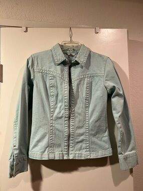 CAbi Jean jacket - zip front - 100% cotton - size small - one blue